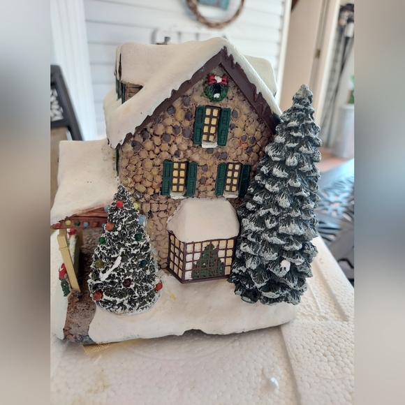 Thomas Kinkade Hawthorne Village From the Heart Gifts - Picture 4 of 7